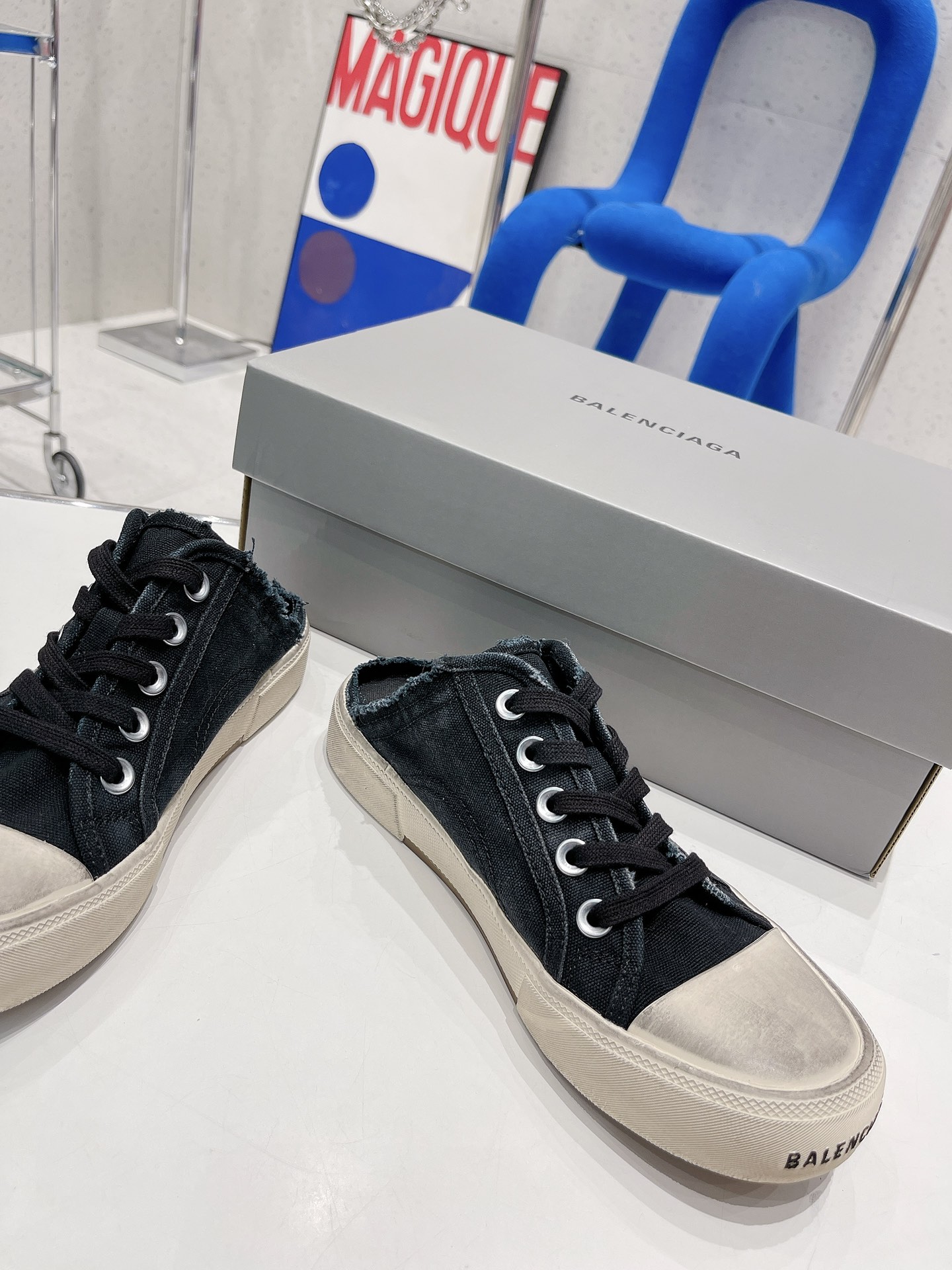 Balenciaga Paris Sneaker 3 - vstockx