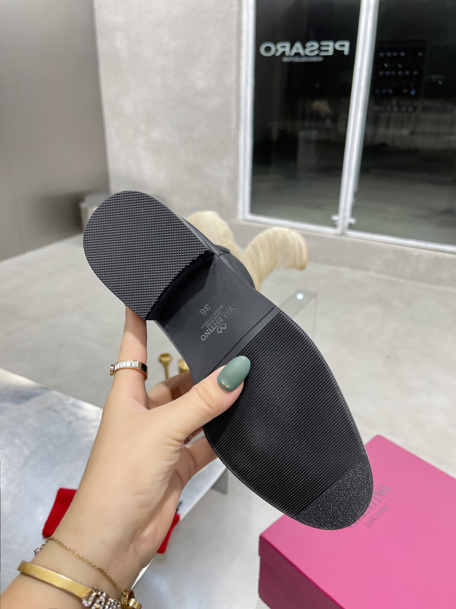 VALENTINO GARAVANI Roman Stud BOOT WOMEN 29 - vstockx