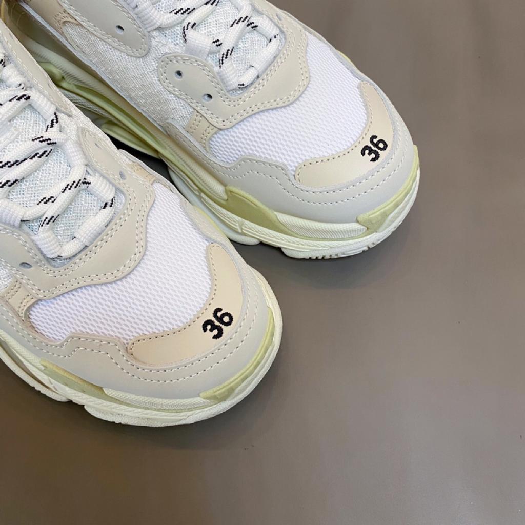 Balenciaga Triple S White (W) - vstockx