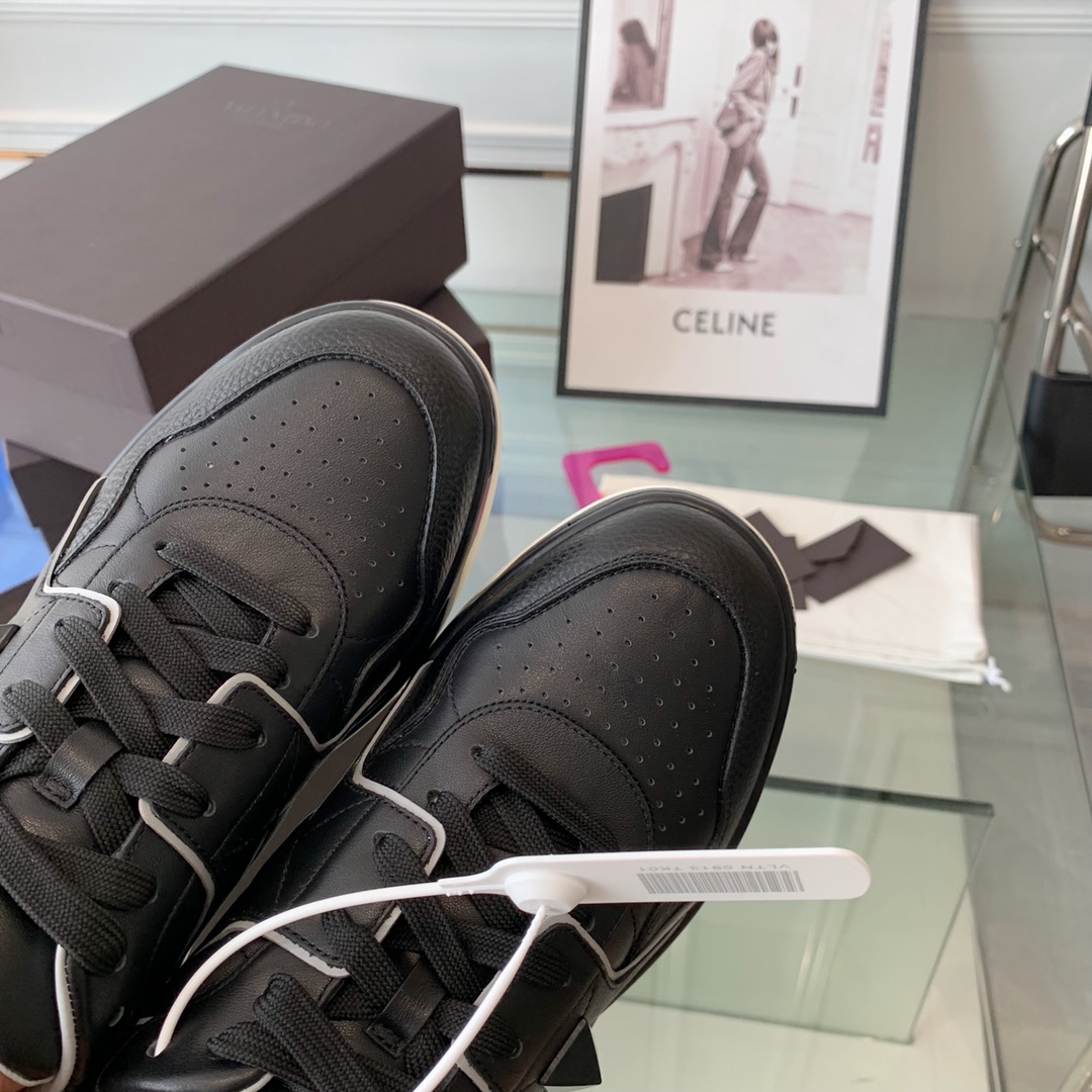 VALENTINO GARAVANI ONE STUD SNEAKER 5 - vstockx