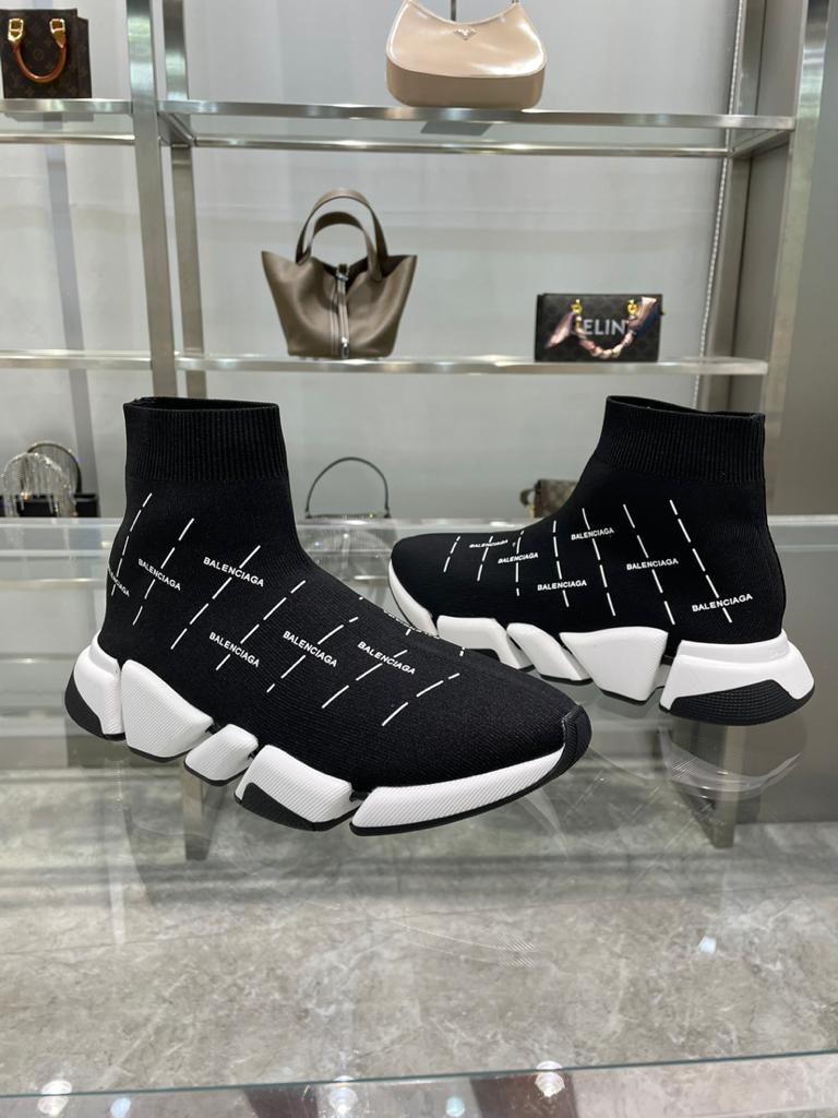 Balenciaga Speed 2.0 Black White Logo - vstockx