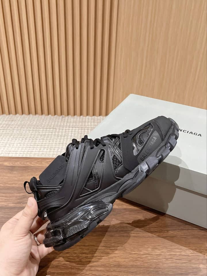 Balenciaga Track Clear Sole Black - vstockx