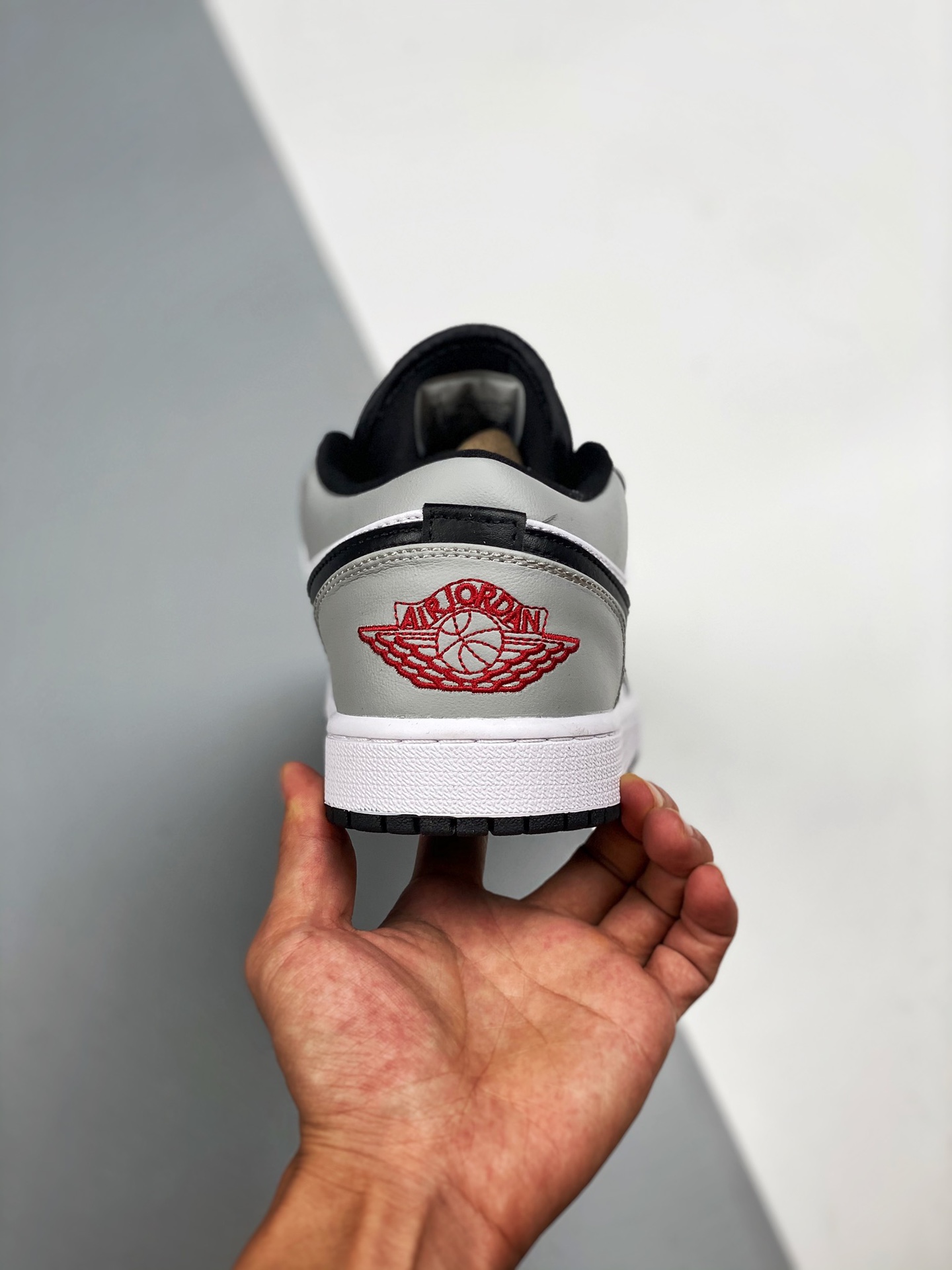 Jordan 1 Low Light Smoke Grey - vstockx