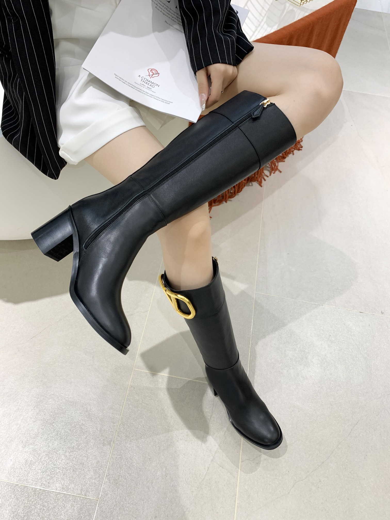 VALENTINO GARAVANI Roman Stud WOMEN 24 - vstockx