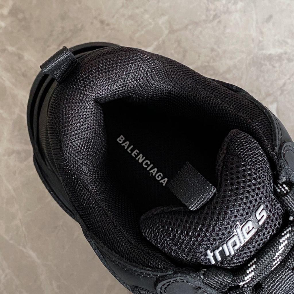 Balenciaga Triple S Black (2021) - vstockx