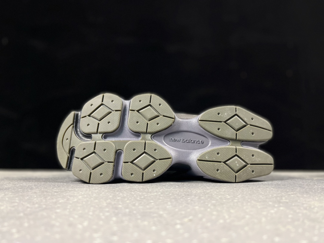 New Balance 9060 Blacktop Dark Moss - vstockx