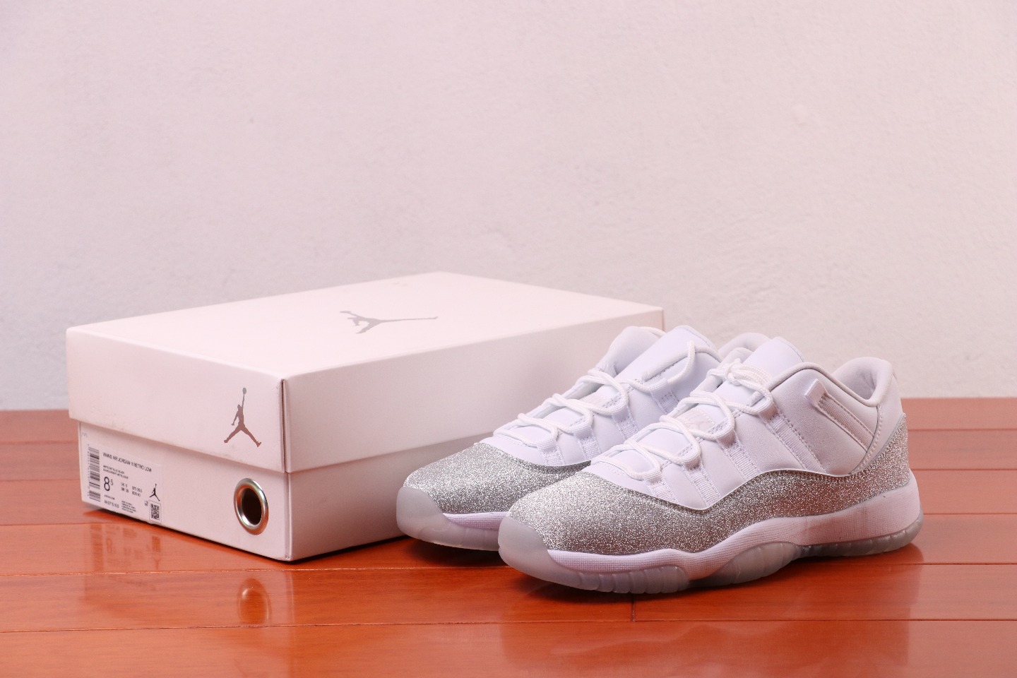 Jordan 11 Retro White Metallic Silver - vstockx