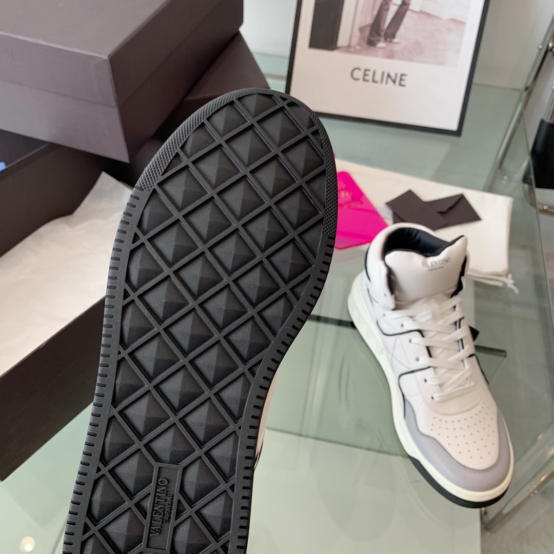 VALENTINO GARAVANI ONE STUD SNEAKER 6 - vstockx