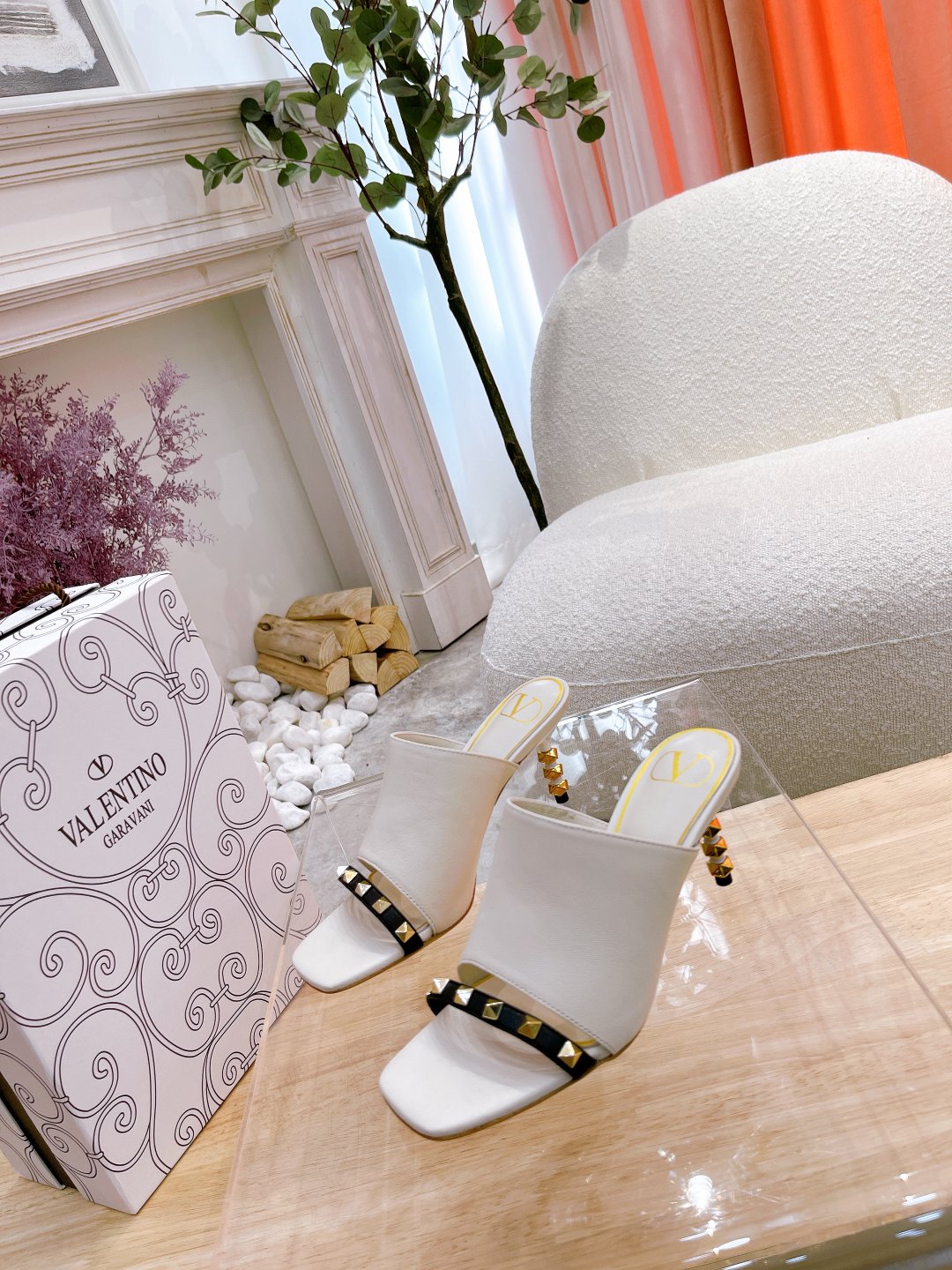 VALENTINO GARAVANI ROMAN STUD WOMEN 11 - vstockx