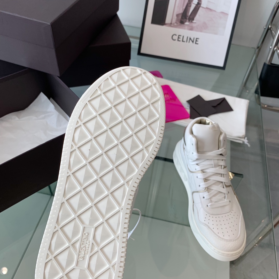 VALENTINO GARAVANI ONE STUD SNEAKER 6 - vstockx