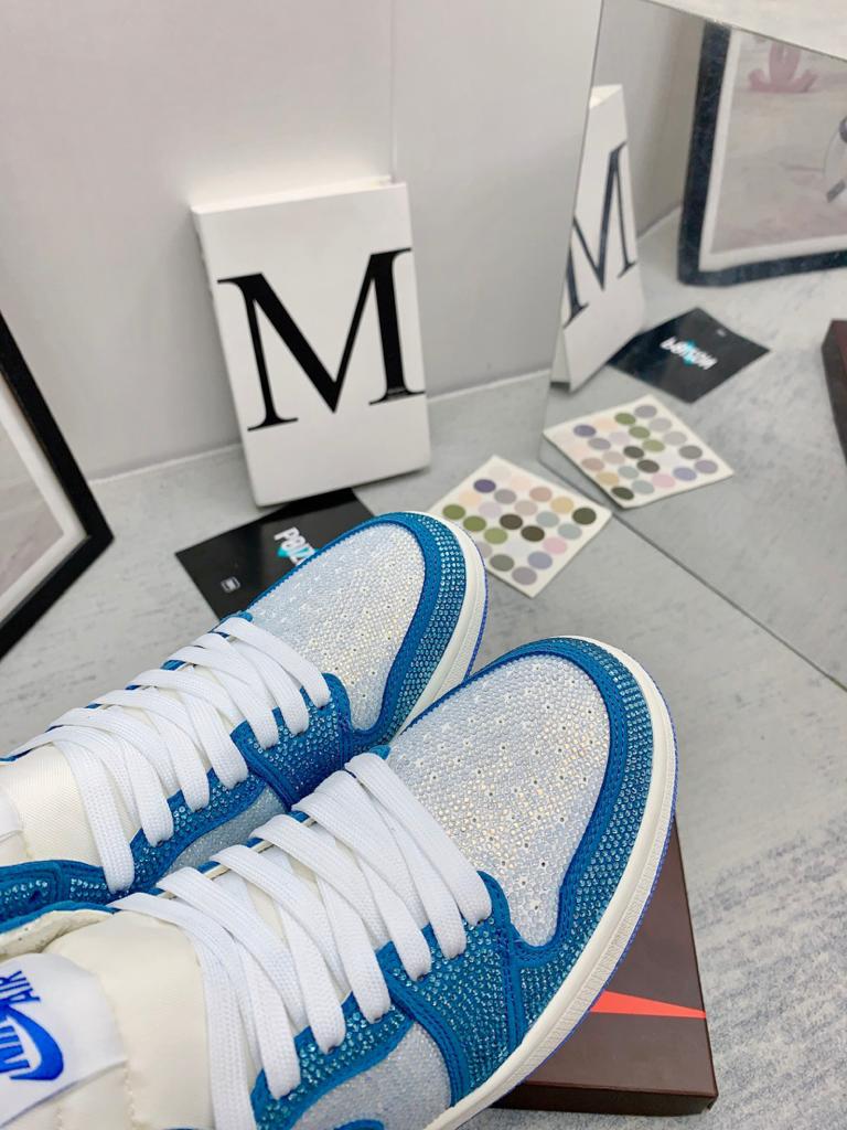 Jordan 1 white Blue full diamond custom - vstockx
