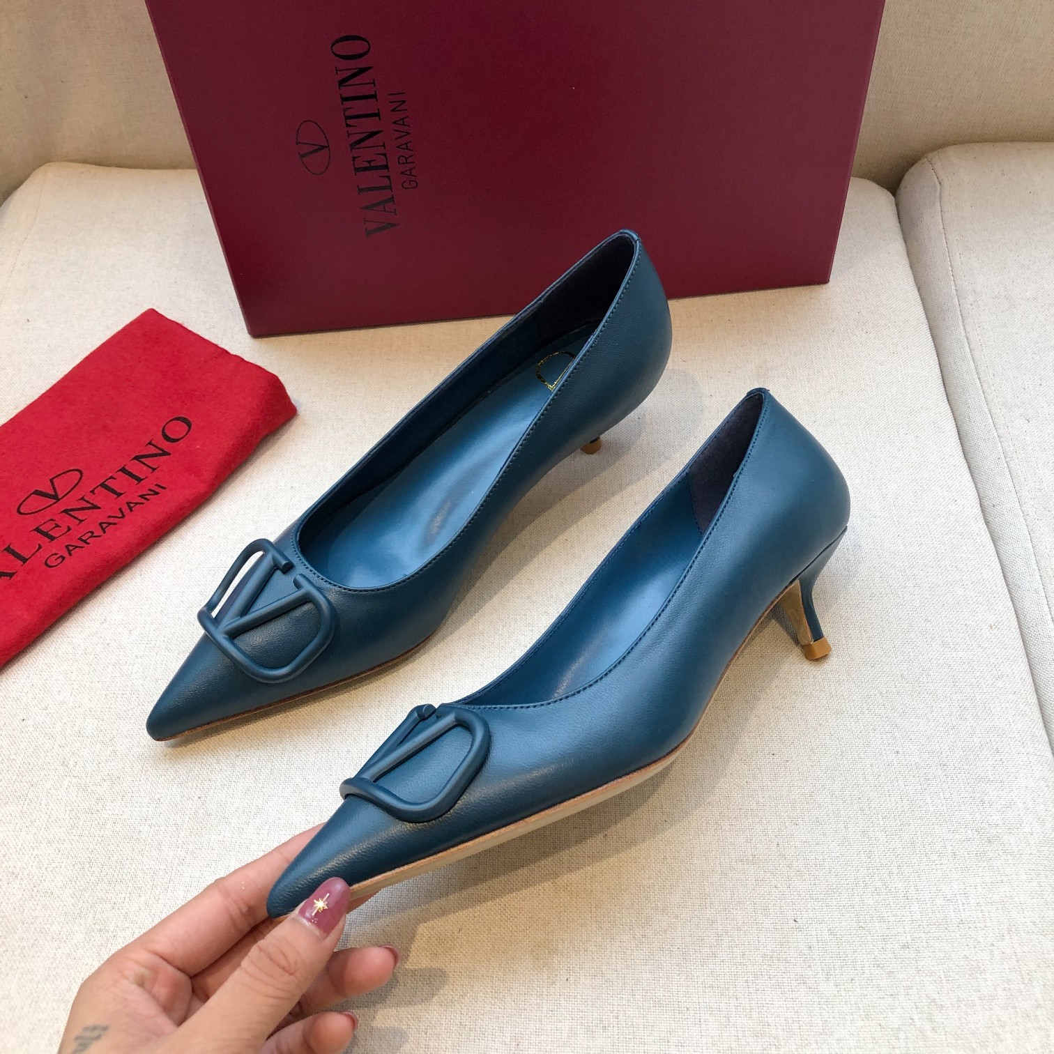 VALENTINO GARAVANI Roman Stud BOOT WOMEN 32 - vstockx