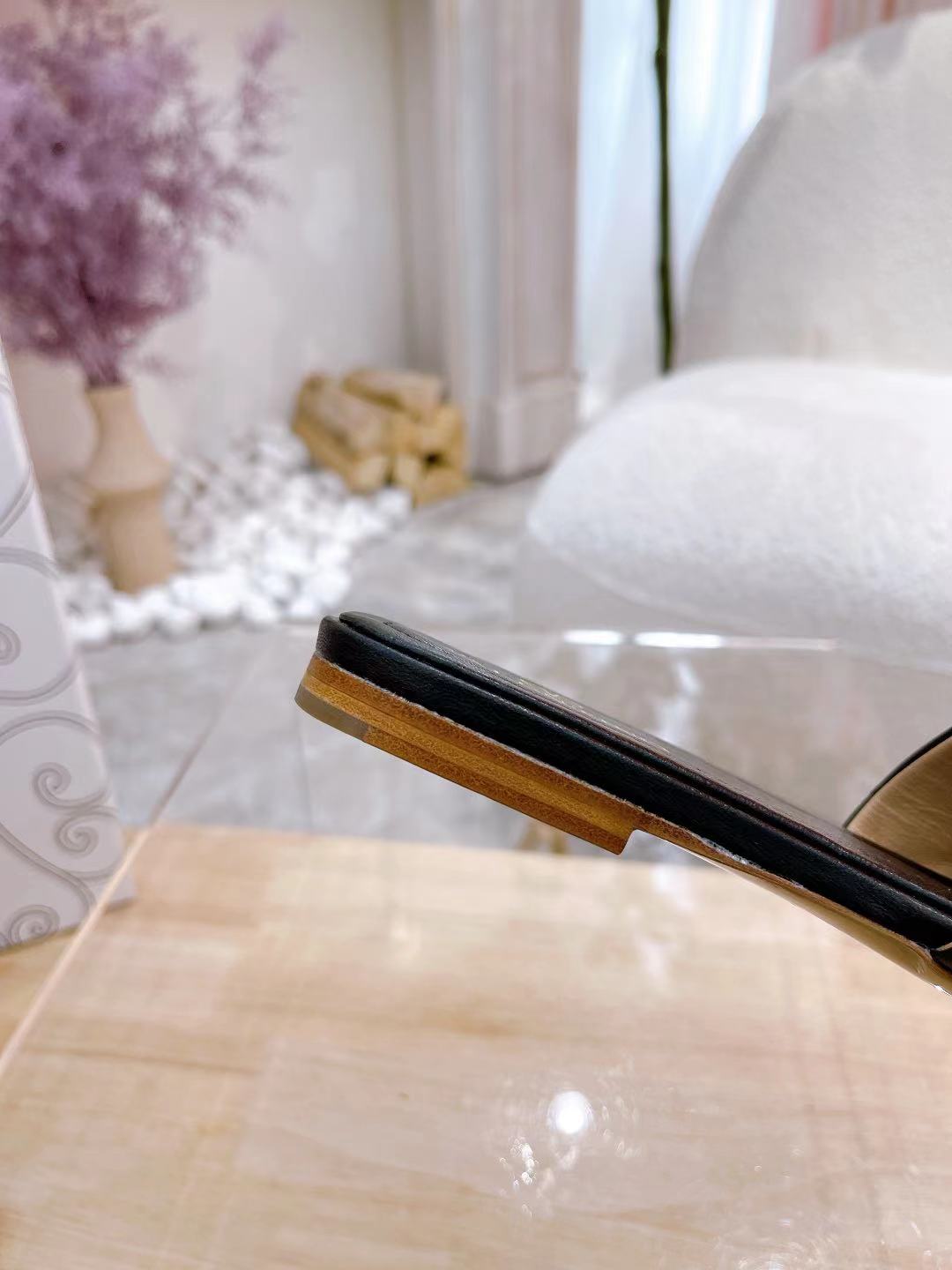 VALENTINO GARAVANI Roman Stud WOMEN 34 - vstockx