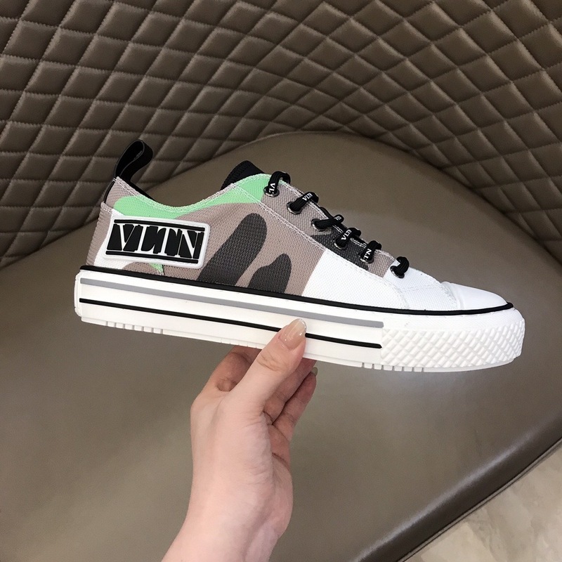 Valentino Garavani Giggies VLTN TIMES low-top sneakers 15 - vstockx