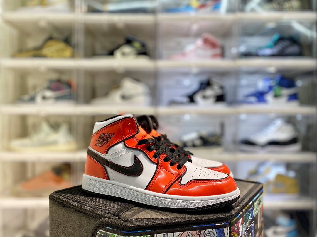 Jordan 1 Mid SE Turf Orange - vstockx