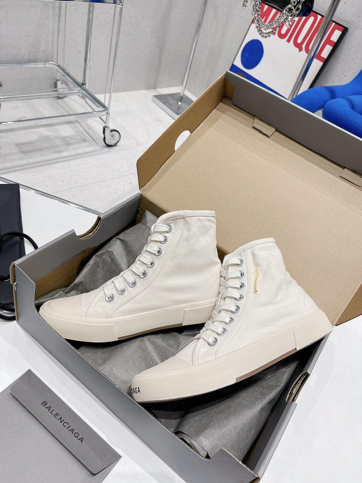 Balenciaga Paris Sneaker 3 - vstockx