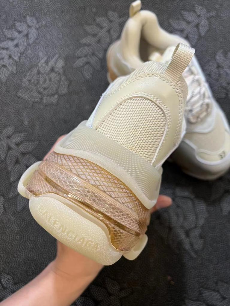 Balenciaga Triple S Clear Sole Beige - vstockx