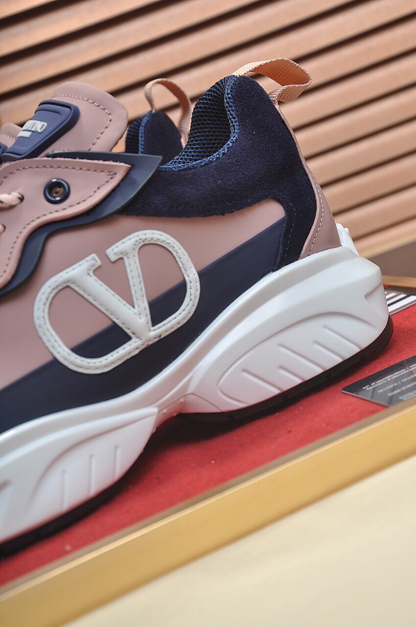 Valentino Garavani Low-top sneakers 21 - vstockx