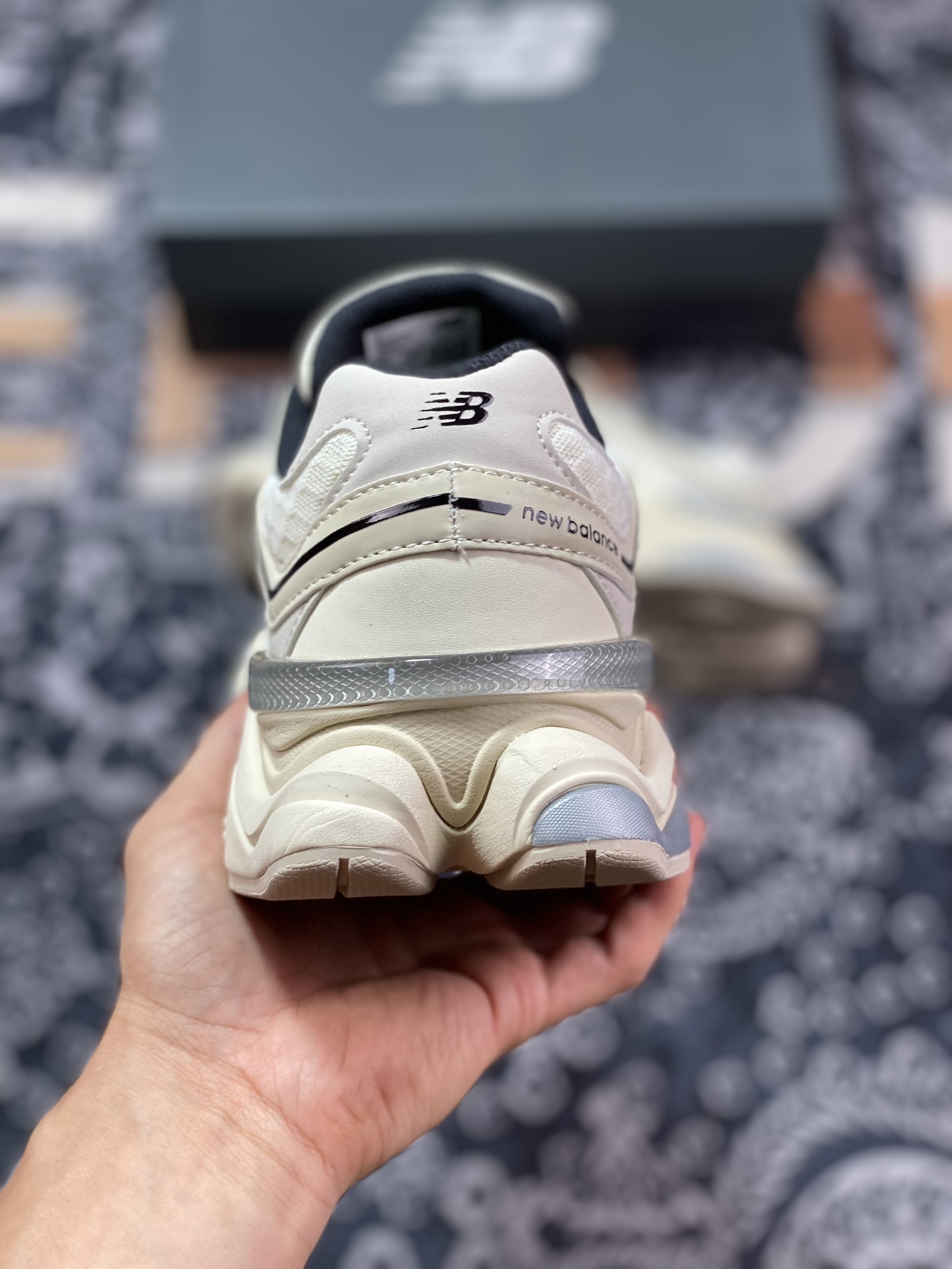 New Balance 9060 Turtledove Black Silver Metallic - vstockx