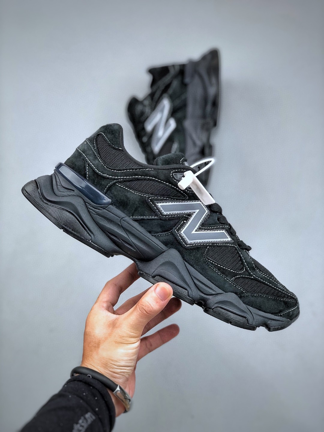New Balance 9060 Triple Black - vstockx