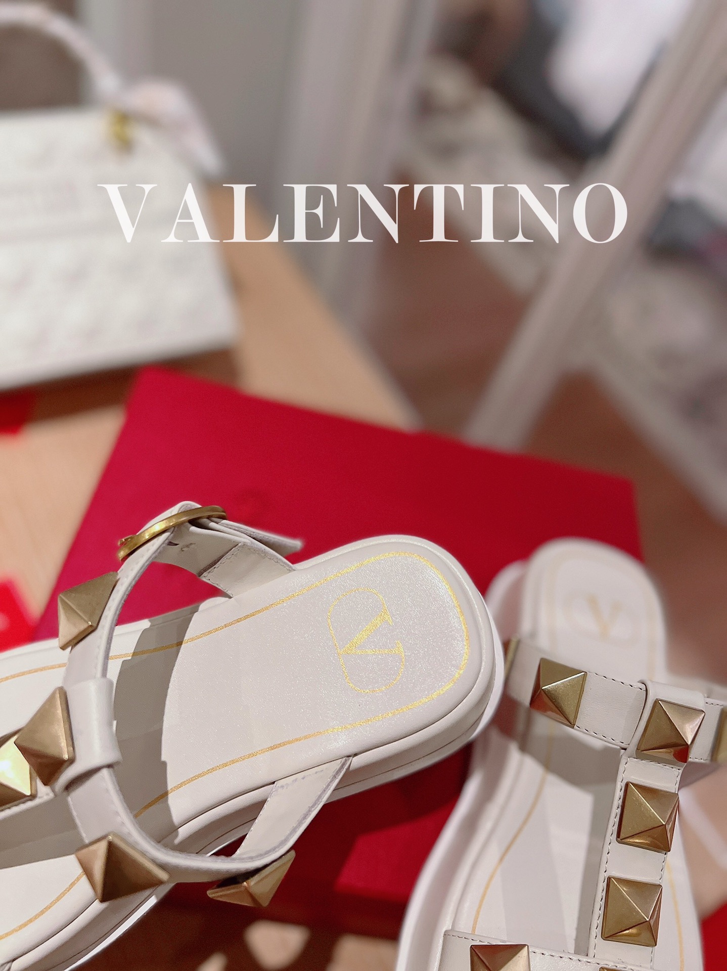 VALENTINO GARAVANI Roman Stud WOMEN 1 - vstockx