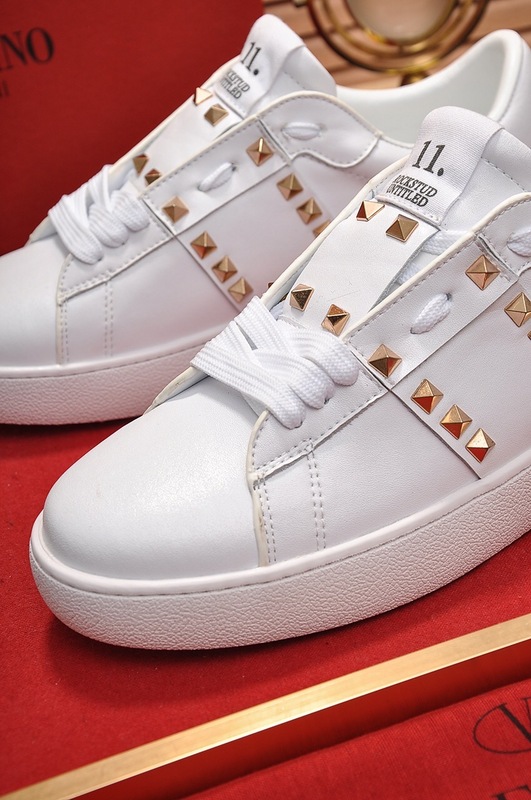 Valentino Garavani Rockstud Untitled white calfskin sneaker - vstockx
