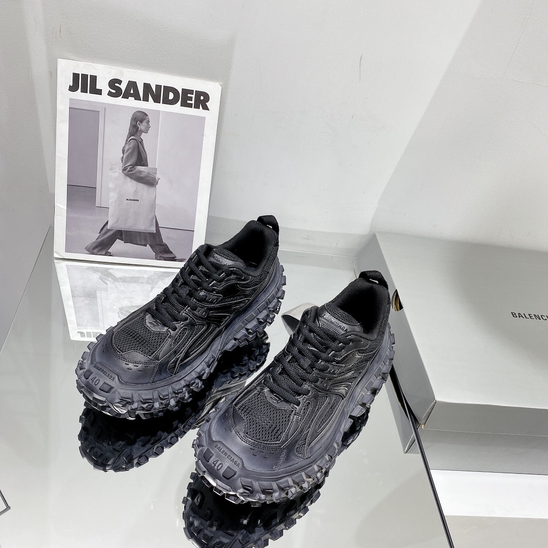 Balenciaga Defender TRAINERS 5 - vstockx