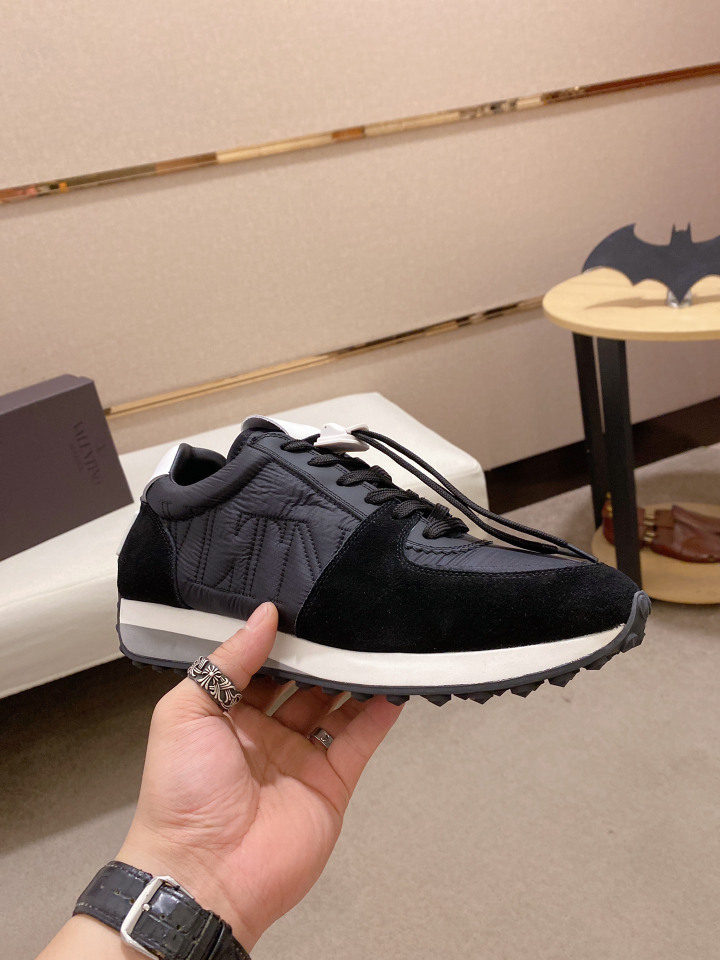 Valentino Garavani Low-top sneakers 10 - vstockx