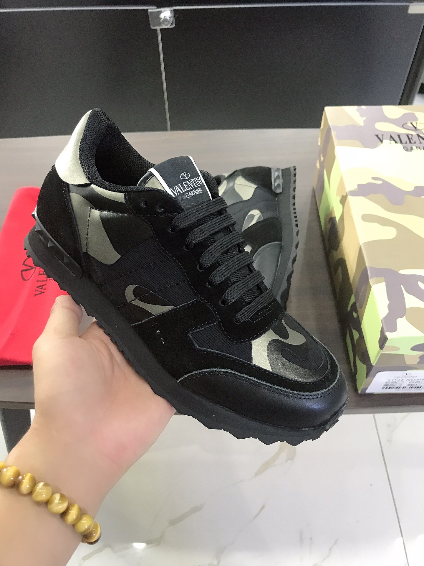 Valentino Garavani Rockrunner camouflage-print sneakers 4 - vstockx