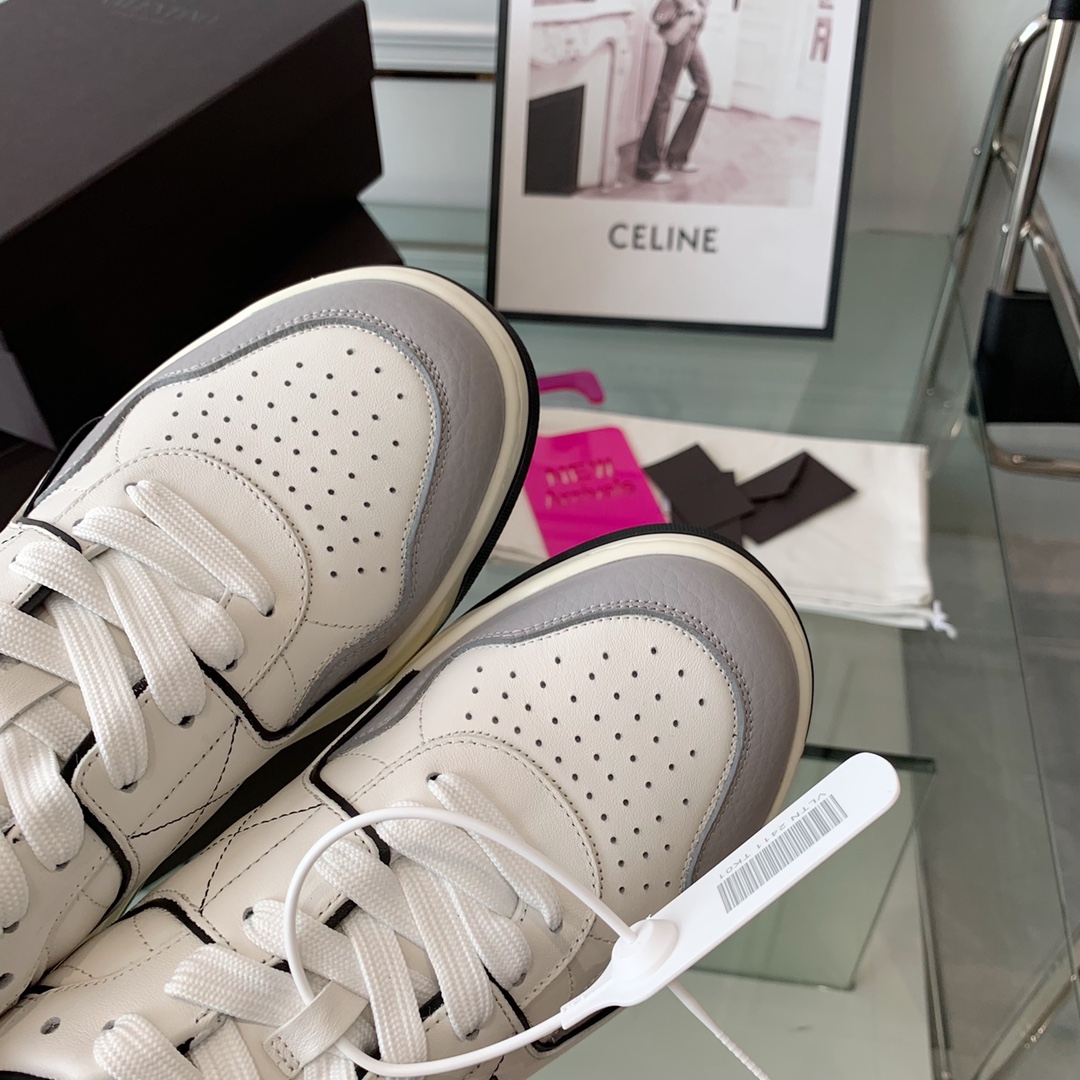 VALENTINO GARAVANI ONE STUD SNEAKER 5 - vstockx