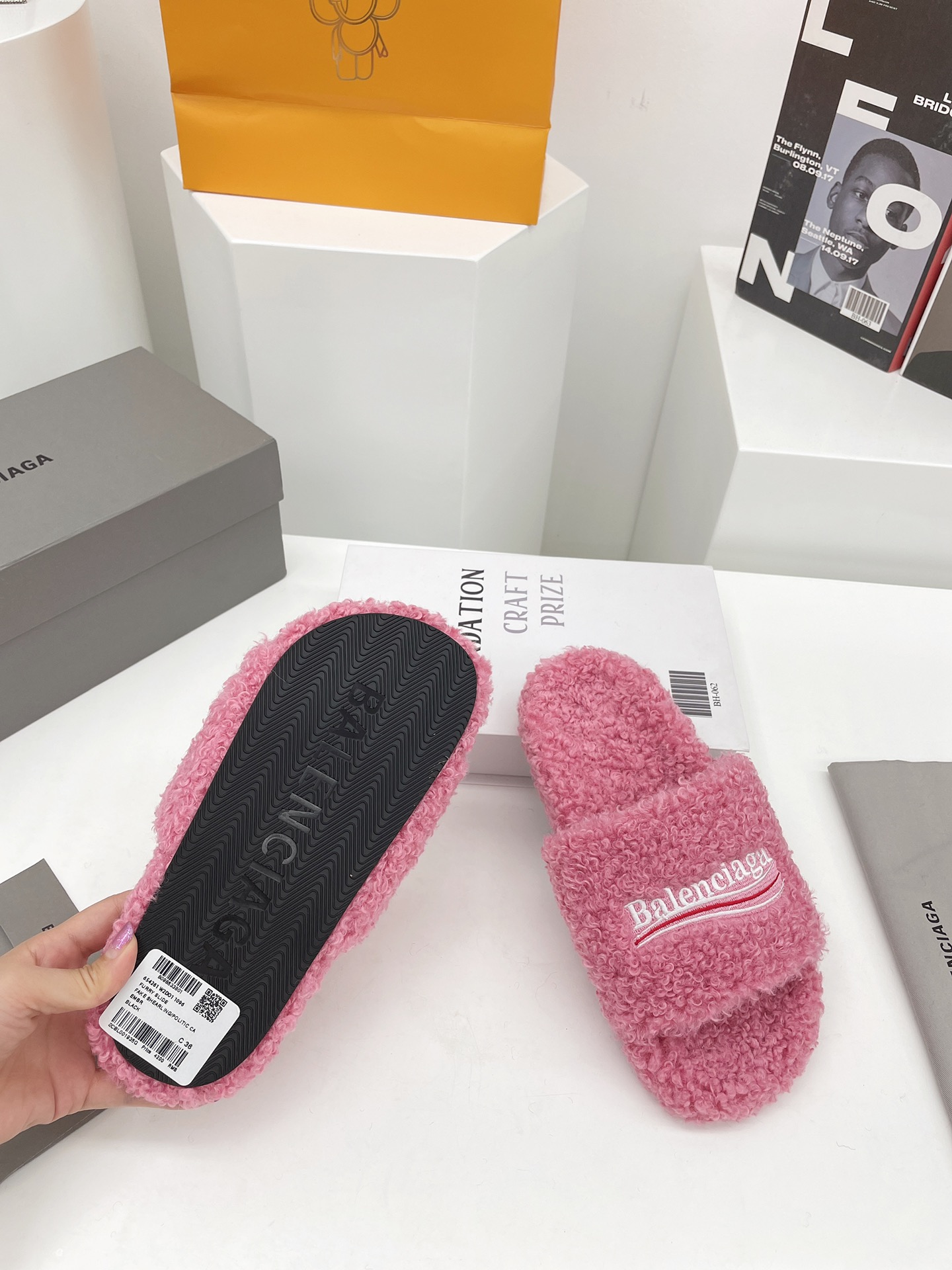 Balenciaga women 4 - vstockx