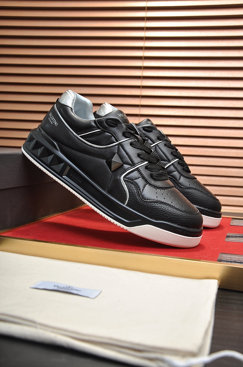 Valentino Garavani One Stud Low-top sneakers 6 - vstockx