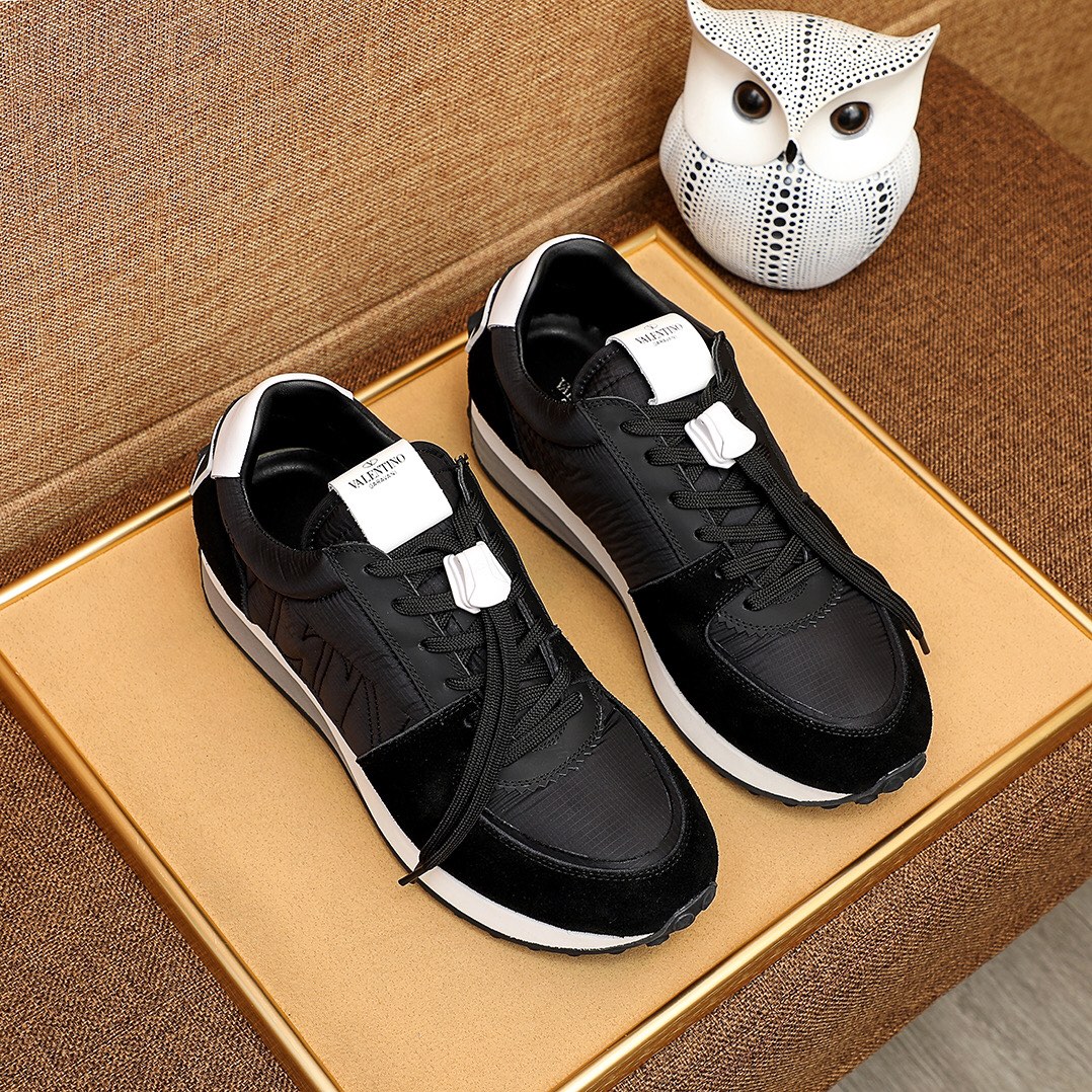 Valentino Garavani Low-top sneakers 14 - vstockx