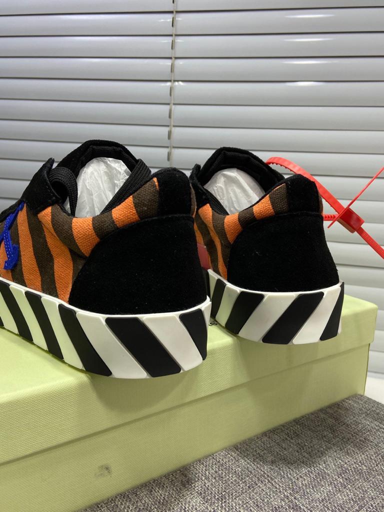 Off-White Low Vulc Black Orange - vstockx