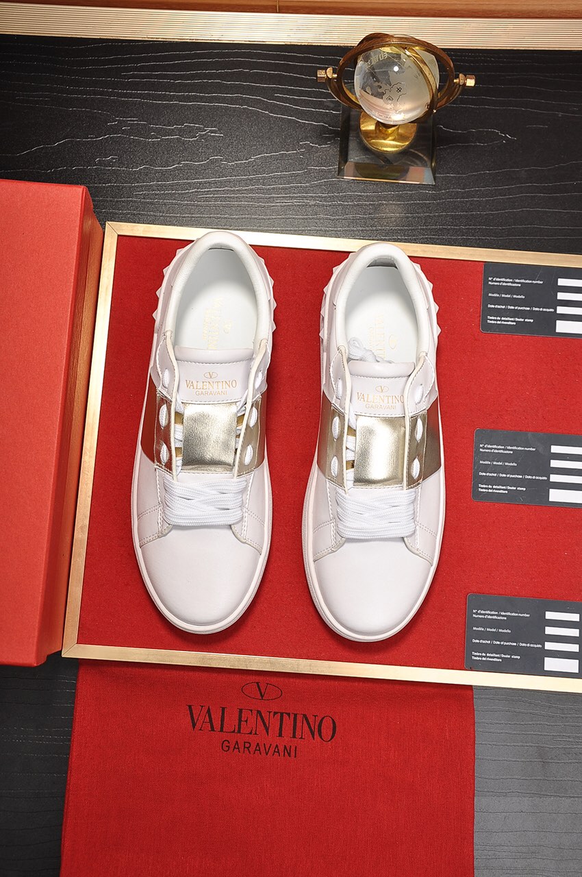 Valentino Garavani Rockstud Untitled calfskin sneaker 31 - vstockx