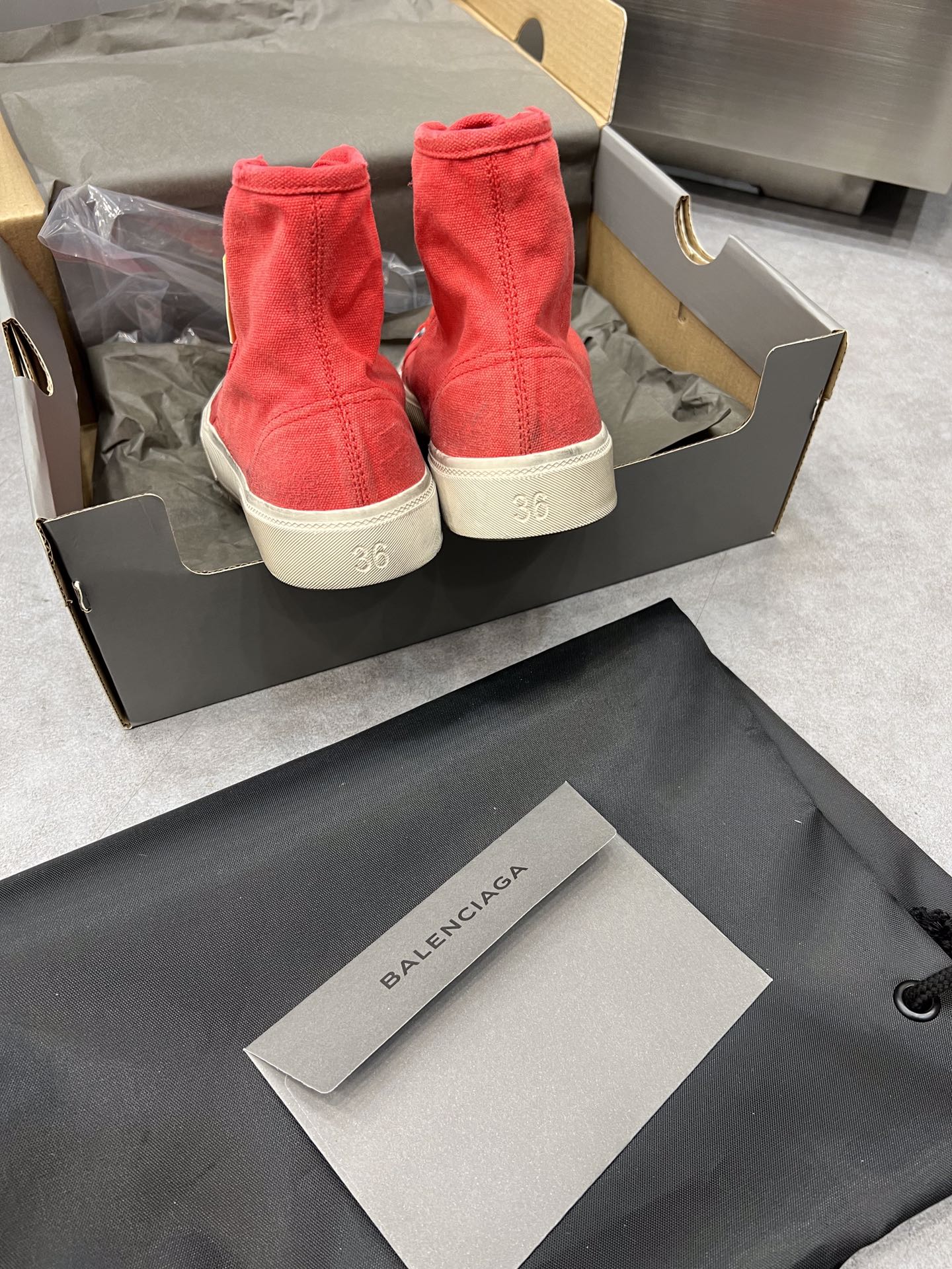 Balenciaga Paris Sneaker 4 - vstockx