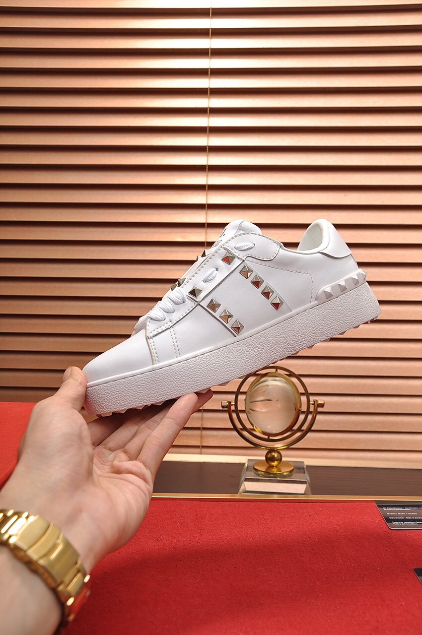 Valentino Garavani Rockstud Untitled calfskin sneaker 12 - vstockx