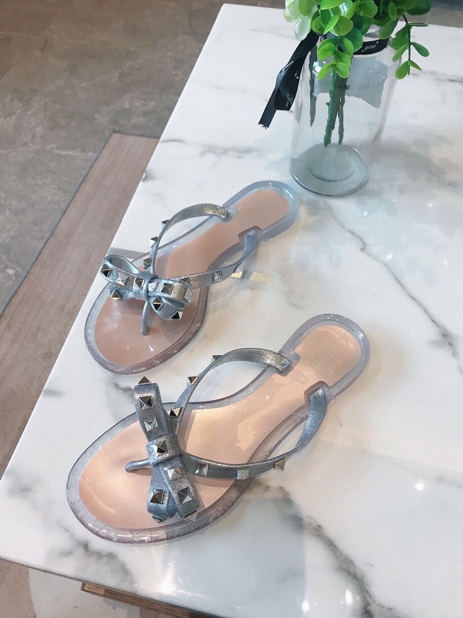 VALENTINO GARAVANI Rockstud WOMEN 35 - vstockx