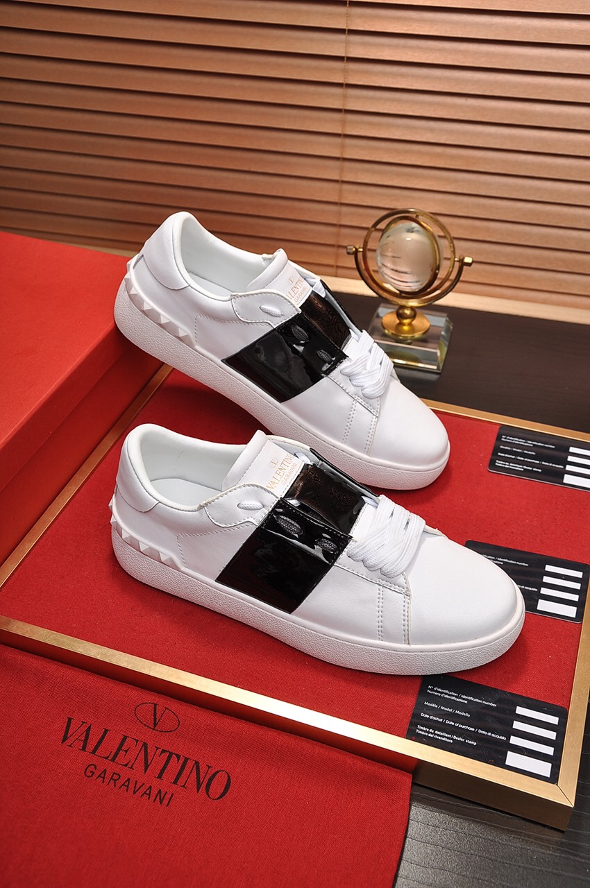 Valentino Garavani Rockstud Untitled calfskin sneaker 29 - vstockx