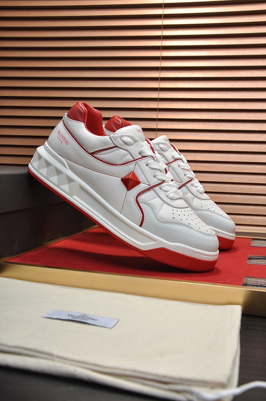 Valentino Garavani One Stud Low-top sneakers 10 - vstockx