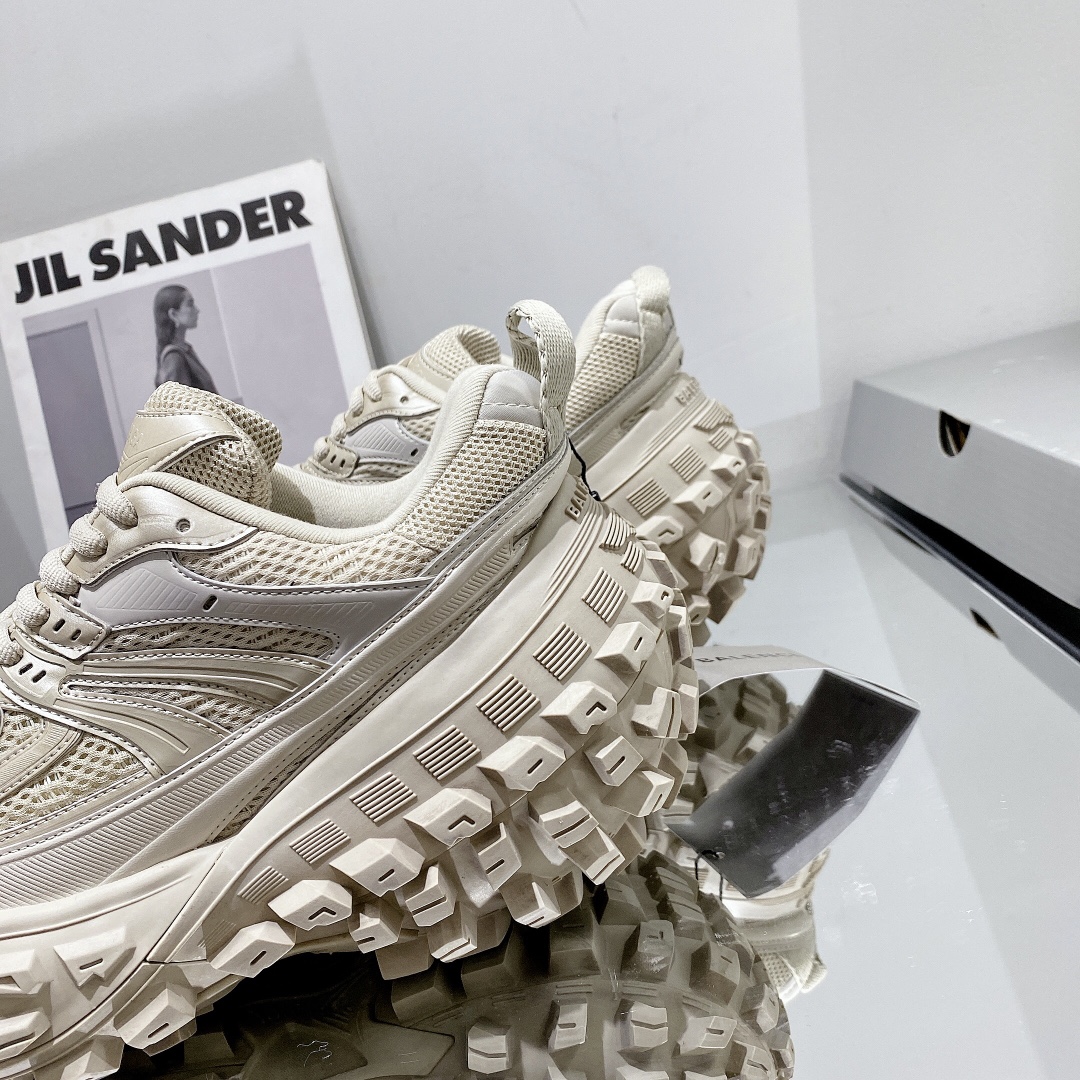 Balenciaga Defender TRAINERS 5 - vstockx