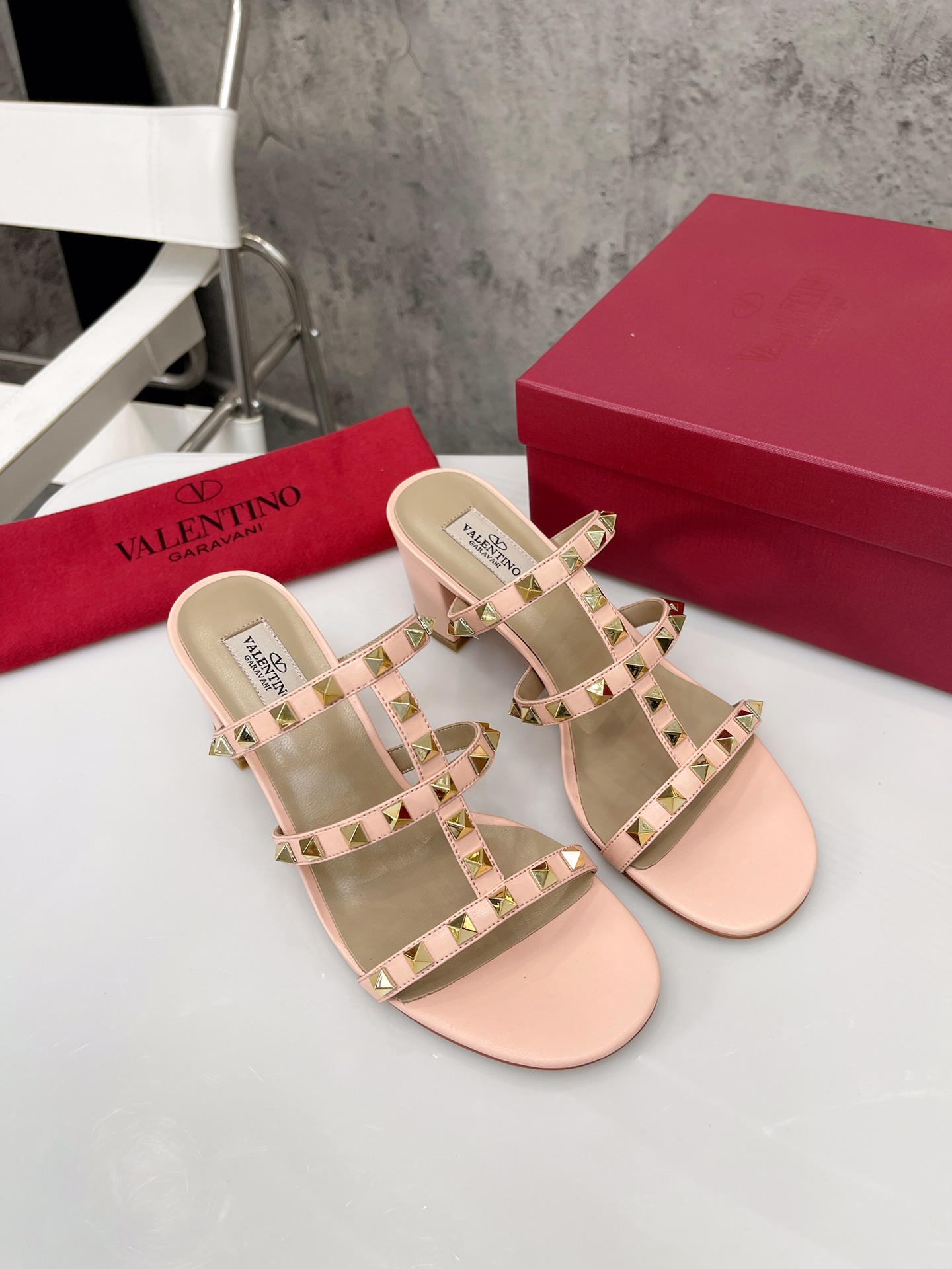 VALENTINO GARAVANI Rockstud WOMEN 5 - vstockx