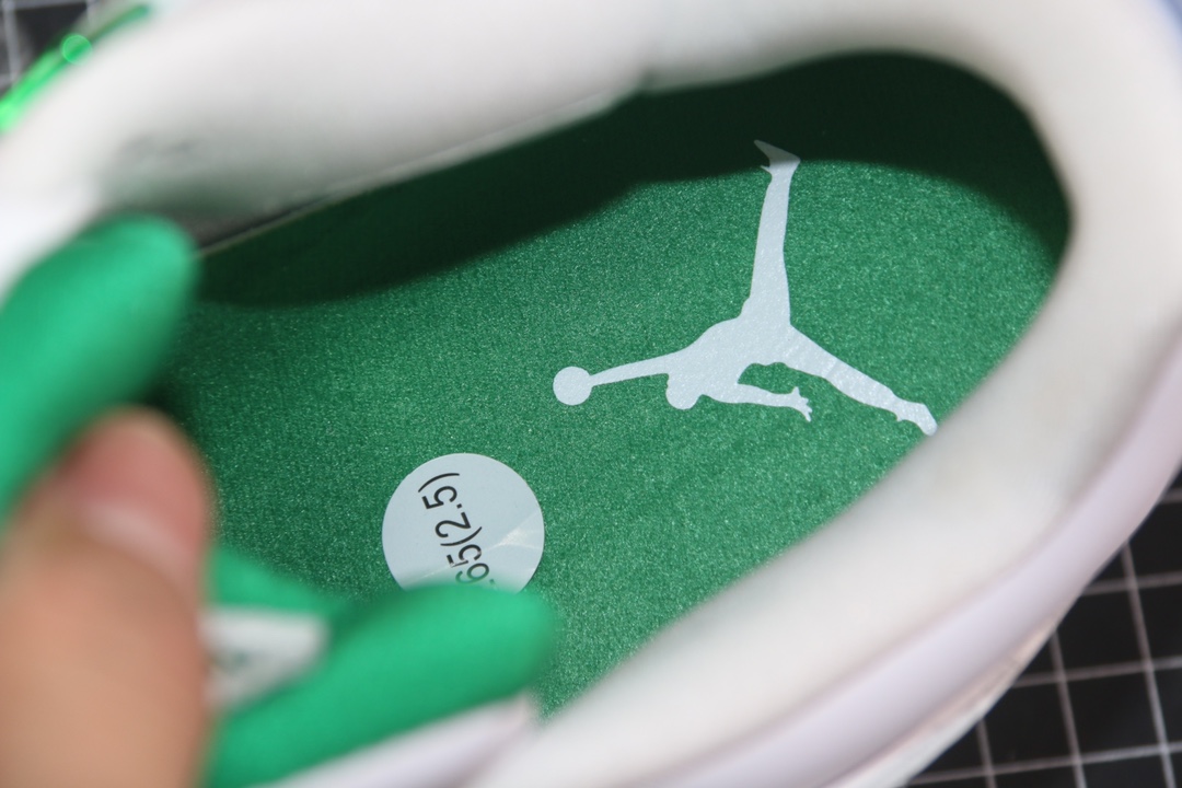 Jordan 4 Retro Metallic Green - vstockx