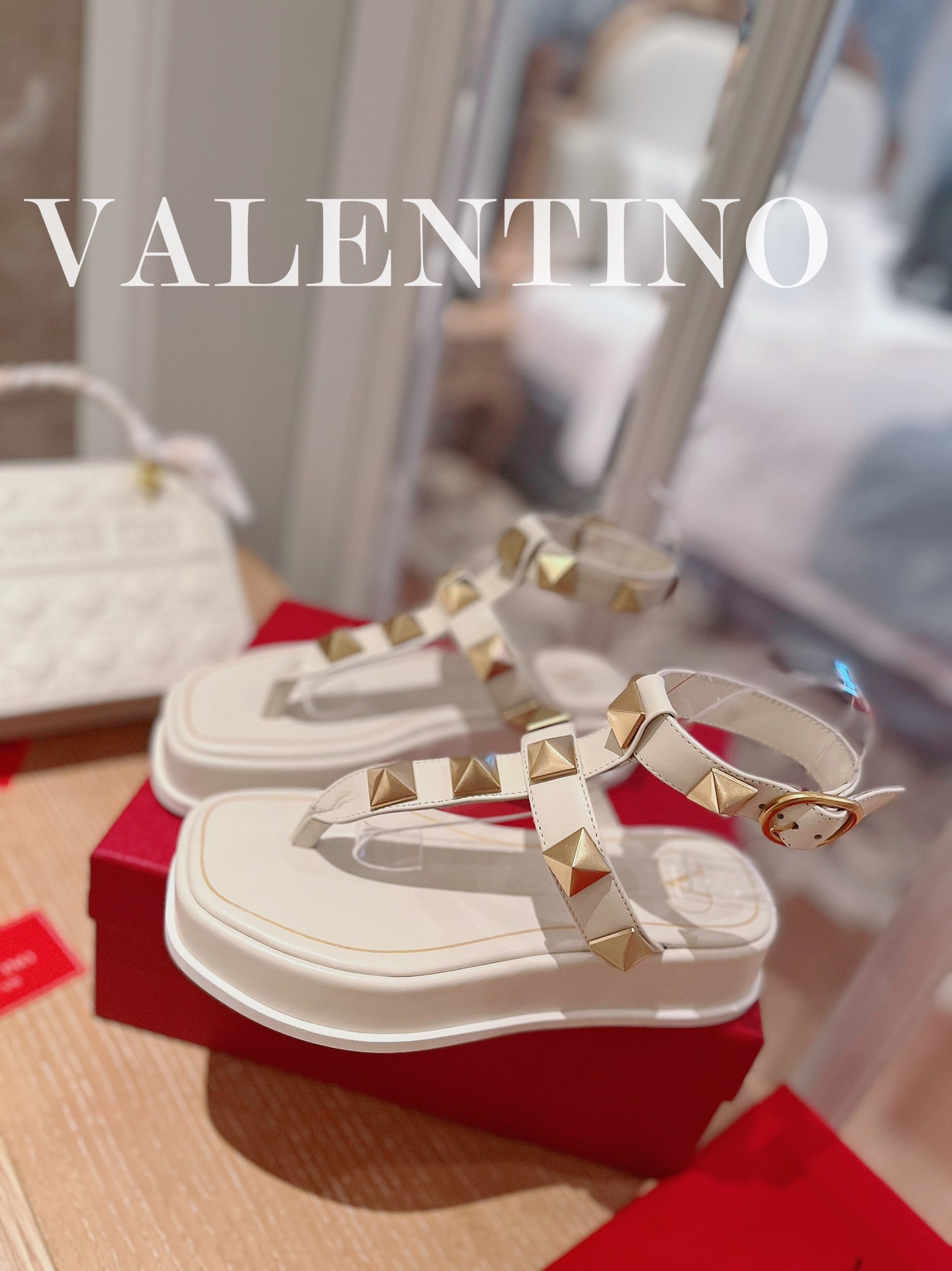VALENTINO GARAVANI Roman Stud WOMEN 1 - vstockx