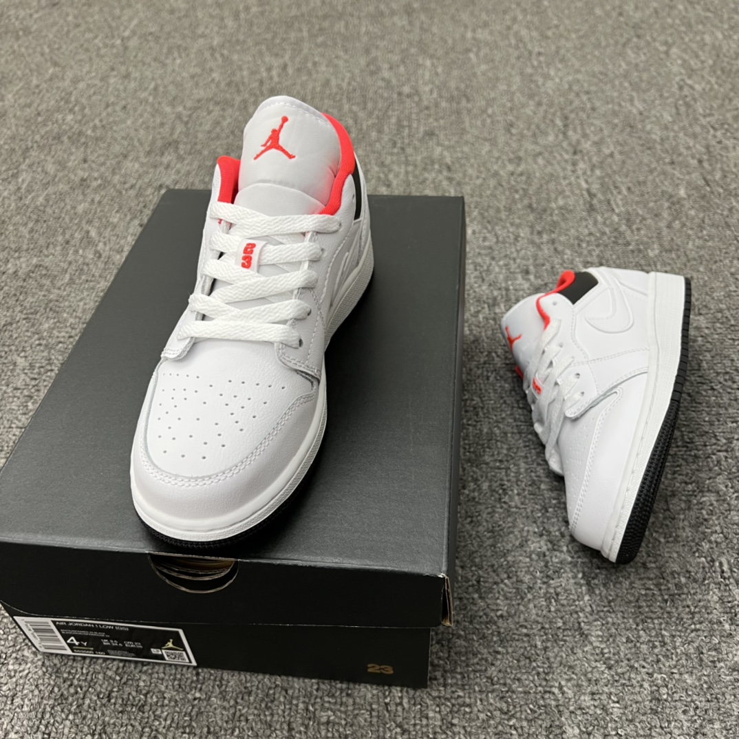 Jordan 1 Low White Black Infrared (GS) - vstockx