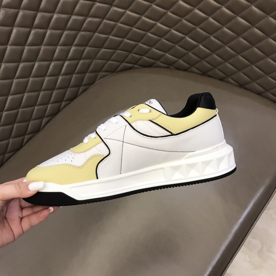 Valentino Garavani One Stud Low-top sneakers 11 - vstockx