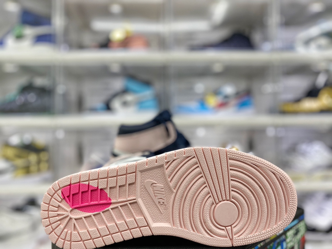 Jordan 1 Retro High OG Atmosphere (W) - vstockx