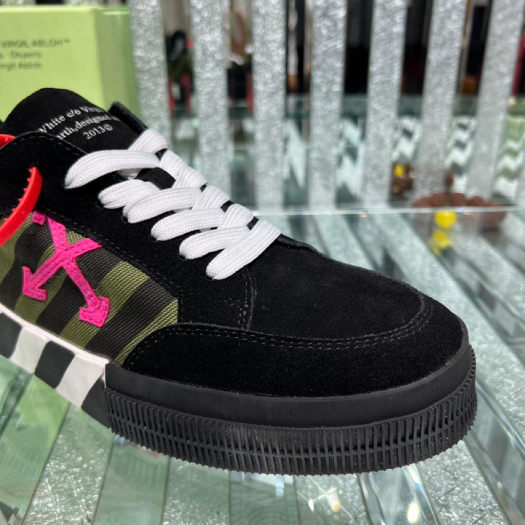 OFF-WHITE Vulc Low Diag Print Black Fuchsia - vstockx