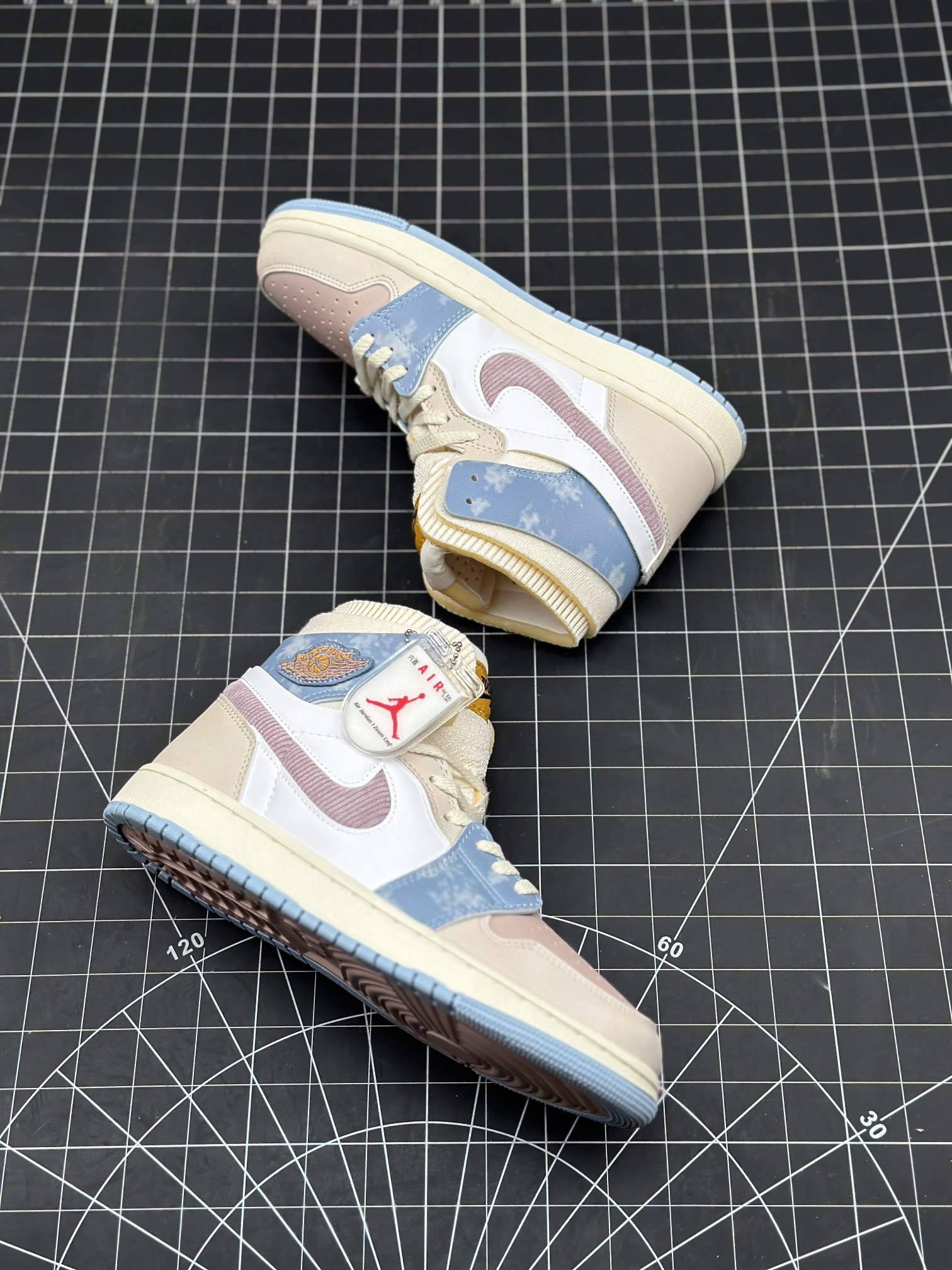 Jordan 1 High Zoom Air CMFT Pink Oxford (W) - vstockx