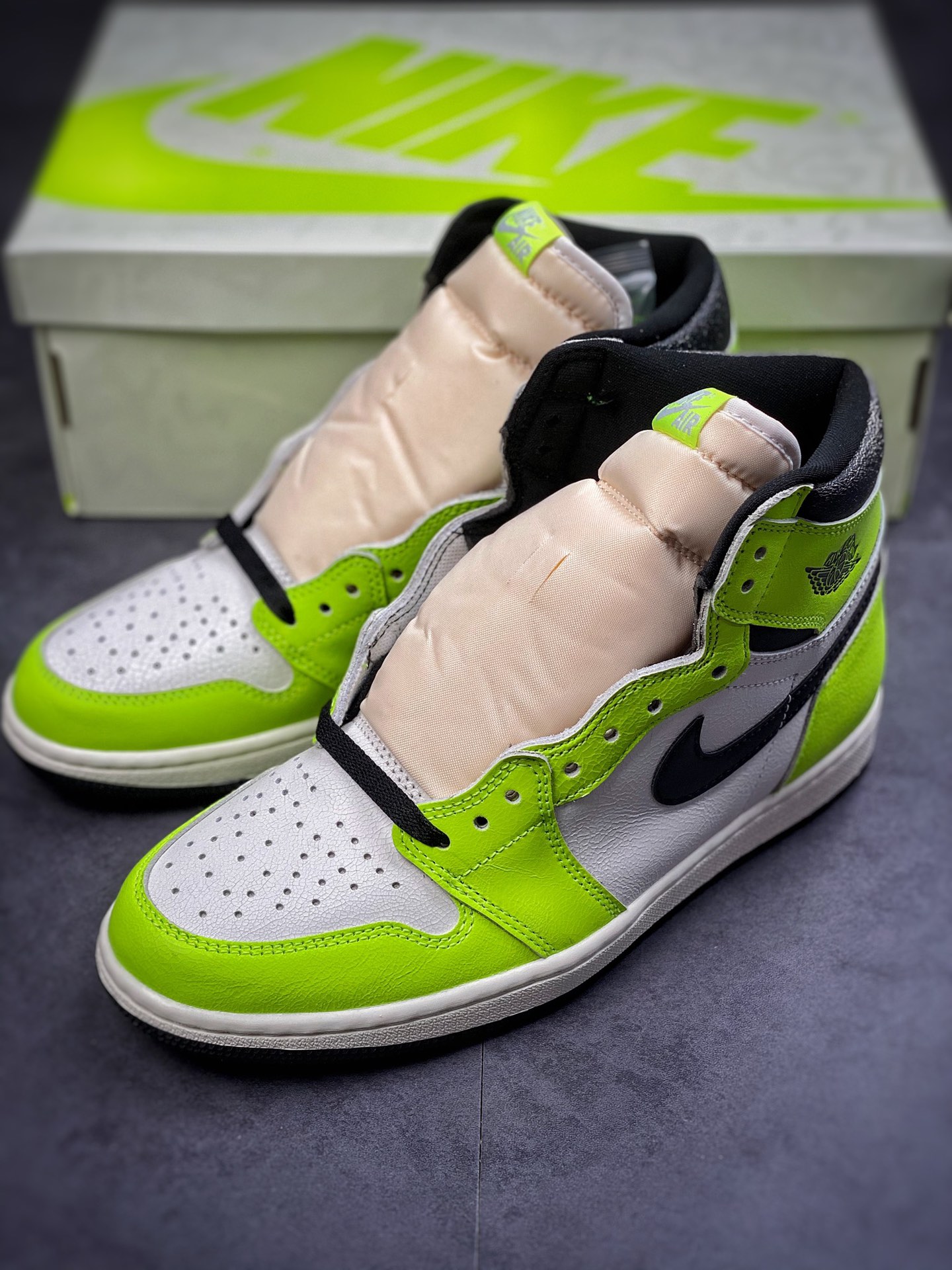 Jordan 1 Retro High OG Visionaire - vstockx